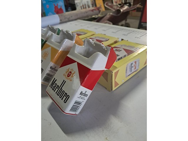 Keramiek asbakken 3 x marlboro - afbeelding 2 van  3