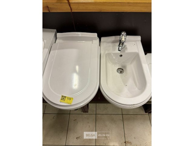 Keramiek toilet en bidet - afbeelding 1 van  2