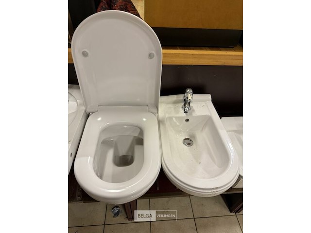 Keramiek toilet en bidet - afbeelding 2 van  2