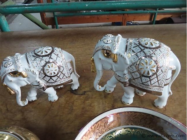Keramieken olifanten en 2 schaaltjes - afbeelding 2 van  4