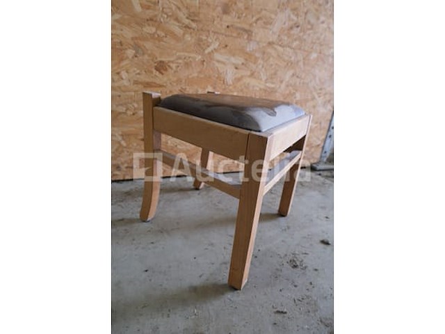 Kerkstoelen en banken - afbeelding 1 van  14