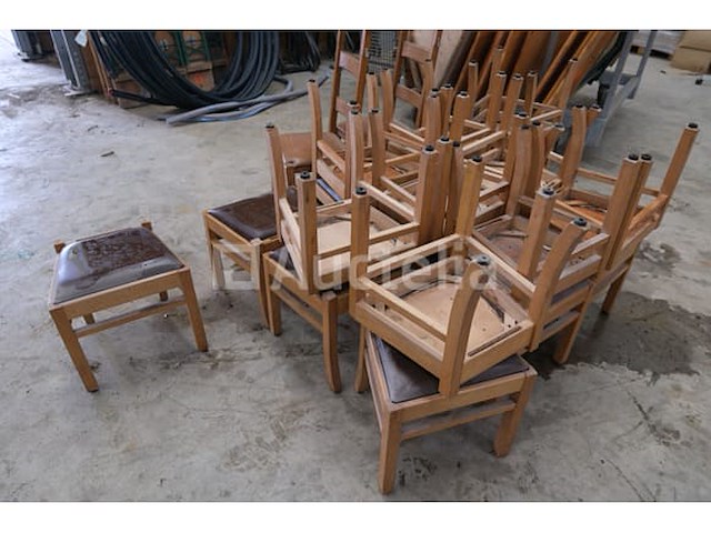 Kerkstoelen en banken - afbeelding 11 van  14
