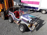 Kermisattribuut jeep - autopede