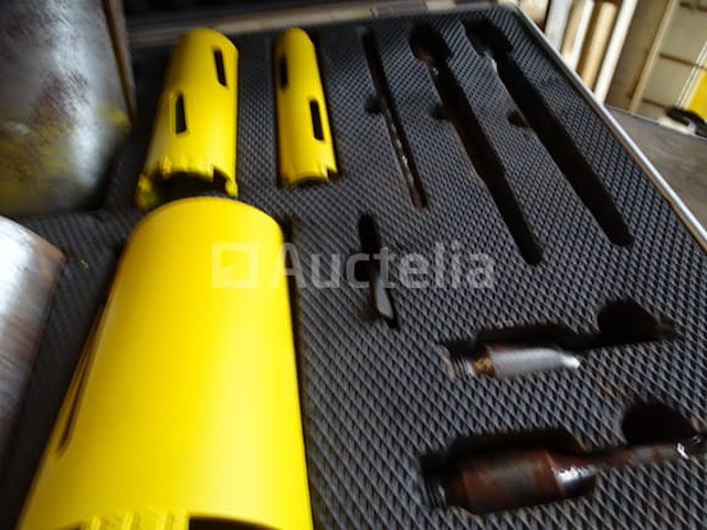 Kernboorkit (3 nieuwe, 2 gebruikte, 6 accessoires) in een behuizing - afbeelding 4 van  6