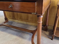 Kerselaren bureau 2 laden camile&vence afm; 135x40x77, 2 nachttafeltjes camille&vence afm. 47x33x62, schilderij p.delvaux - afbeelding 5 van  16
