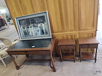 Kerselaren bureau 2 laden camile&vence afm; 135x40x77, 2 nachttafeltjes camille&vence afm. 47x33x62, schilderij p.delvaux