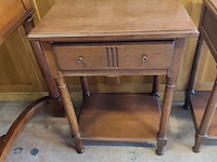 Kerselaren bureau 2 laden camile&vence afm; 135x40x77, 2 nachttafeltjes camille&vence afm. 47x33x62, schilderij p.delvaux - afbeelding 10 van  16