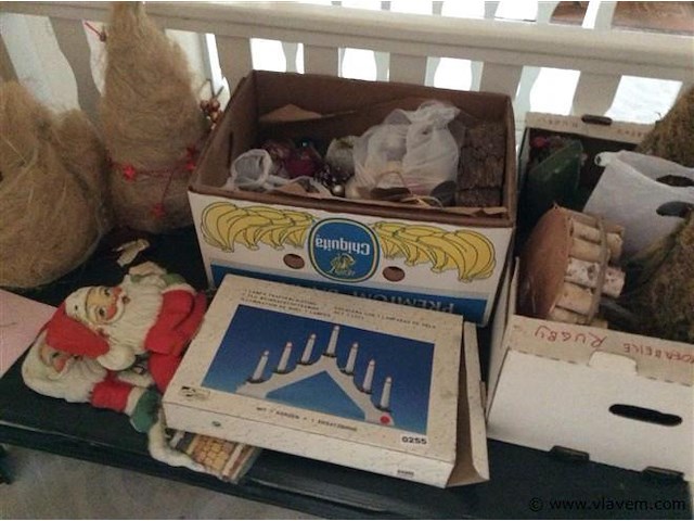 Kerst atributten + kerstboom - afbeelding 1 van  5