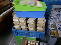 Kerst-paas-valentijn-halloween materiaal + 2 kisten met gezelschapspelen - afbeelding 5 van  6