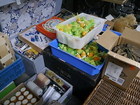 Kerst-paas-valentijn-halloween materiaal + 2 kisten met gezelschapspelen - afbeelding 6 van  6