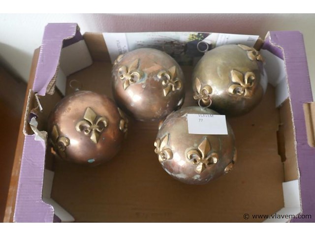 Kerstballen in oud koper - afbeelding 1 van  1