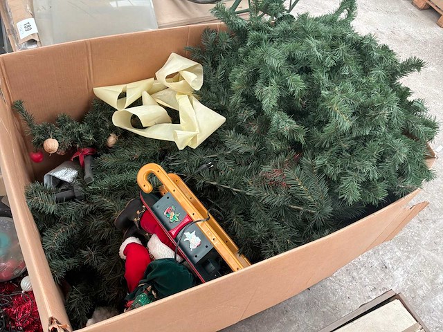 Kerstboom en versiering - afbeelding 2 van  3