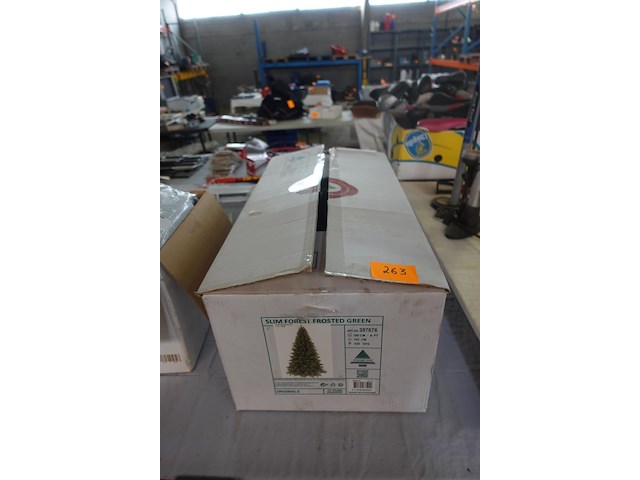 Kerstboom h. 1,85m - afbeelding 1 van  3