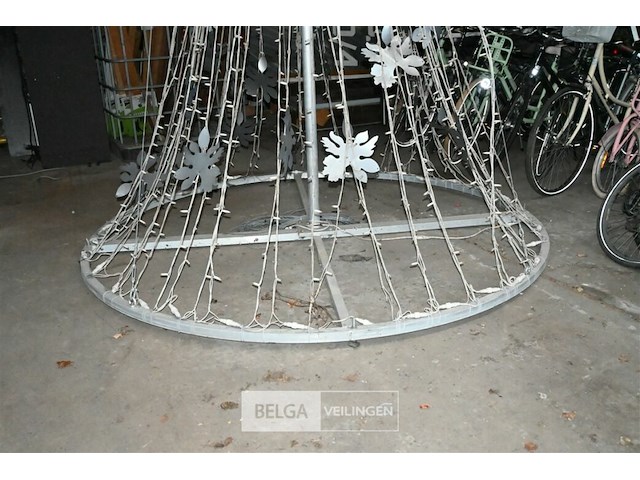 Kerstboom met verlichting - afbeelding 2 van  6