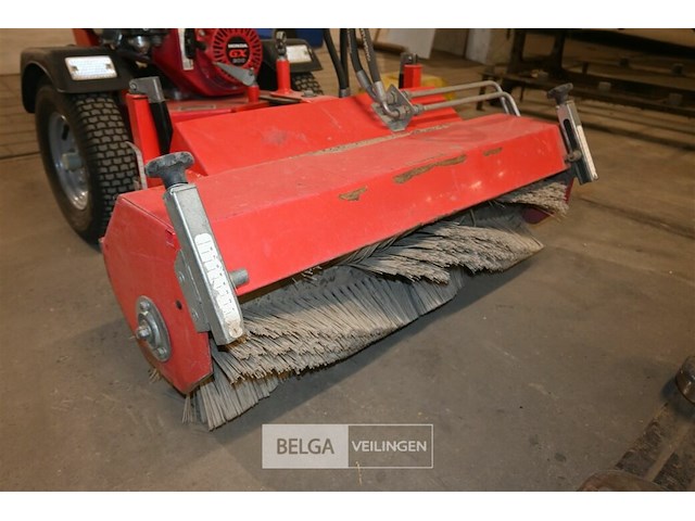 Kersten werktuigdrager + veegborstel - afbeelding 3 van  8