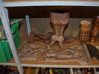 Kerstversiering, beeldjes, afrikaanse kunst, naaikoffertje, wandklok, honden/katten verzorgings set, trainings toestel benen, peper/zout set, glazen - afbeelding 2 van  18