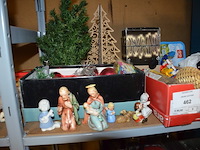 Kerstversiering, beeldjes, afrikaanse kunst, naaikoffertje, wandklok, honden/katten verzorgings set, trainings toestel benen, peper/zout set, glazen - afbeelding 3 van  18