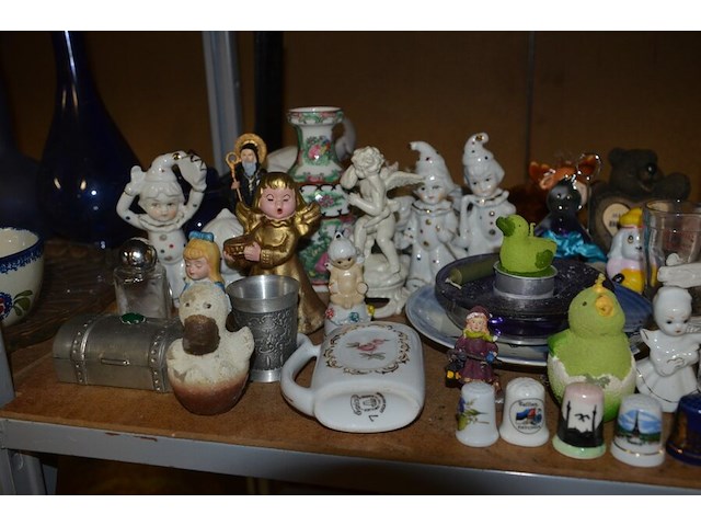 Kerstversiering, beeldjes, afrikaanse kunst, naaikoffertje, wandklok, honden/katten verzorgings set, trainings toestel benen, peper/zout set, glazen - afbeelding 12 van  18