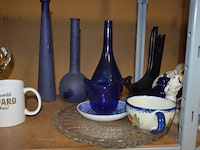 Kerstversiering, beeldjes, afrikaanse kunst, naaikoffertje, wandklok, honden/katten verzorgings set, trainings toestel benen, peper/zout set, glazen - afbeelding 16 van  18