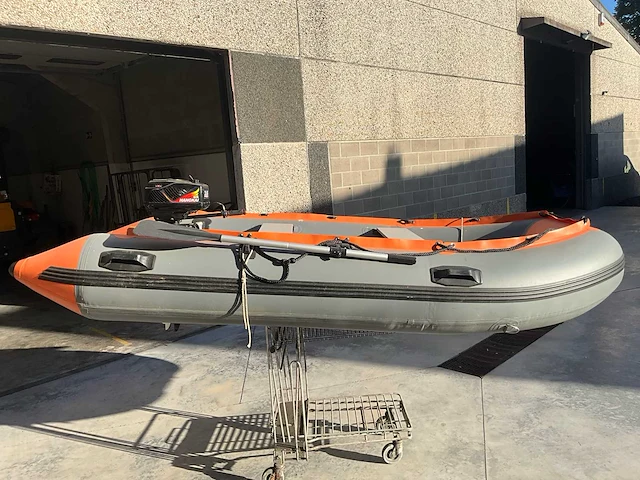 Kesser kesser sy-320 opblaasboot met hangkai 3.6 motor kesser sy-320 opblaasboot met hangkai 3.6 motor - afbeelding 11 van  13