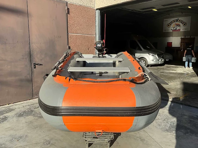 Kesser kesser sy-320 opblaasboot met hangkai 3.6 motor kesser sy-320 opblaasboot met hangkai 3.6 motor - afbeelding 13 van  13