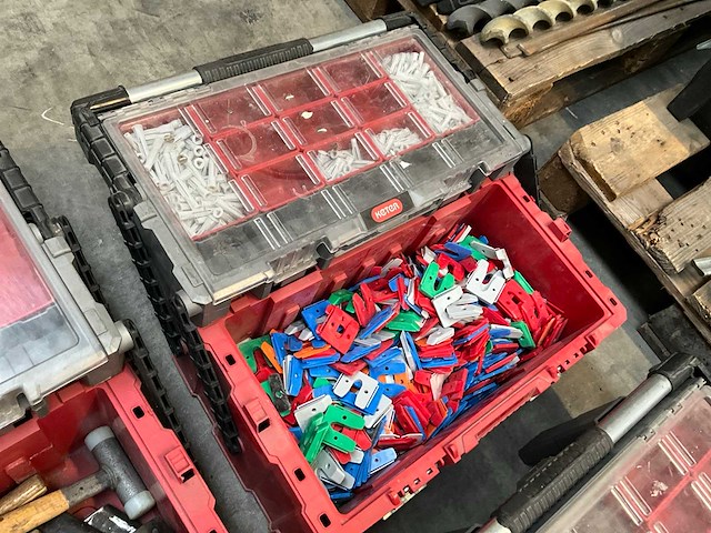 Keter cantilever gereedschapskoffer (6x) - afbeelding 9 van  10