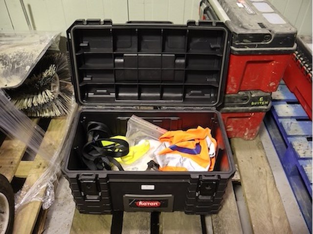 Keter gereedschapskoffer - afbeelding 2 van  5