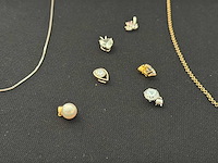 Ketting met verschillende hangertjes - afbeelding 2 van  3