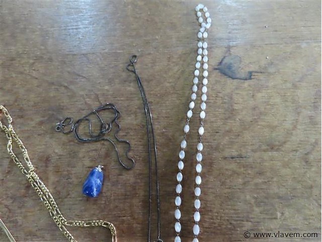 Kettingen, devotica, hangers enz…. - afbeelding 4 van  4