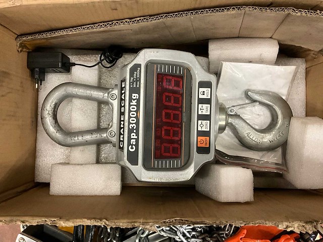 Kettingtakels (3x) en kraanweegschaal - afbeelding 2 van  6