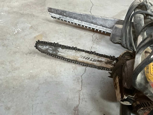 Kettingzaag (2x) + alligatorzaag - afbeelding 11 van  13