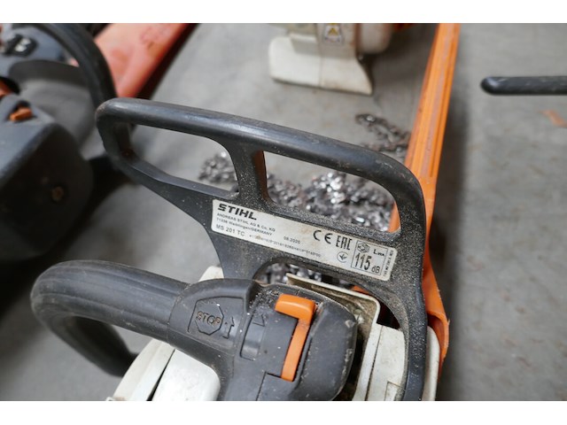 Kettingzaag op benzine stihl - afbeelding 3 van  5