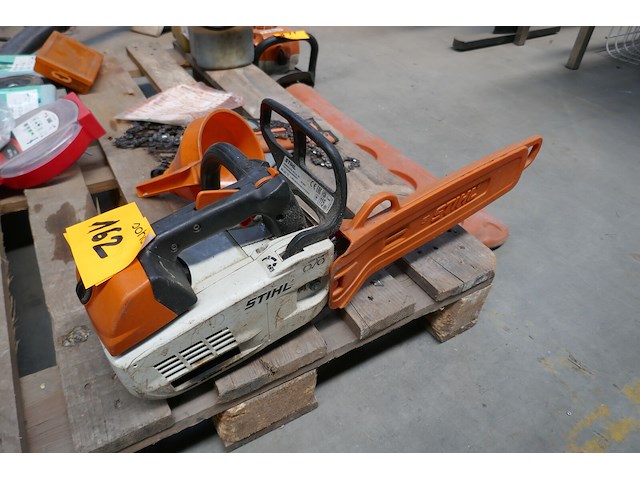 Kettingzaag op benzine stihl - afbeelding 1 van  4