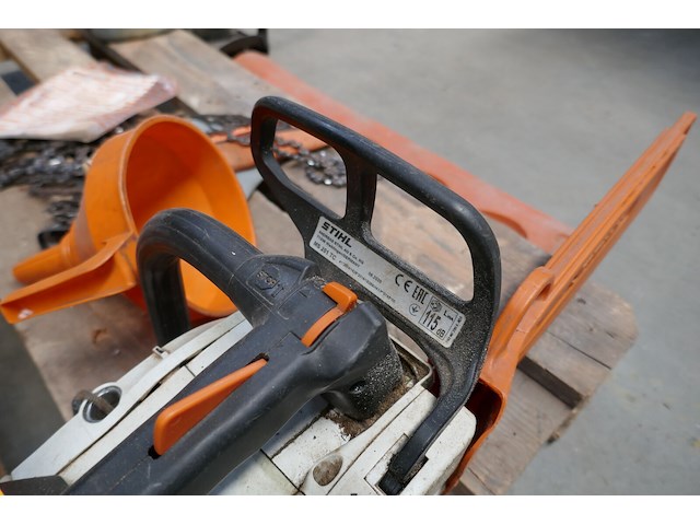 Kettingzaag op benzine stihl - afbeelding 2 van  4