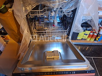 Keuken met apparaten - afbeelding 4 van  4