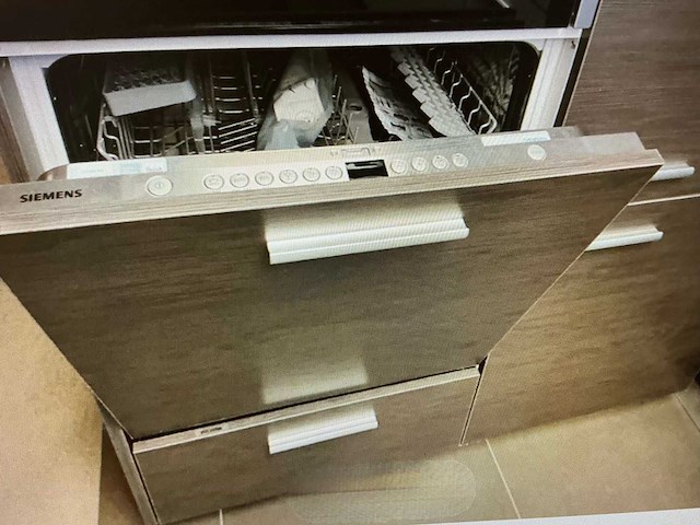 Keuken met eiland keuken - afbeelding 2 van  11