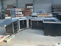 Keuken met inductiefornuis - afbeelding 1 van  3