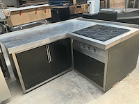 Keuken met inductiefornuis - afbeelding 2 van  3