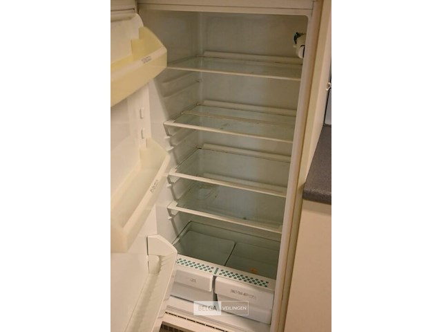 Keuken met toestellen - afbeelding 3 van  10