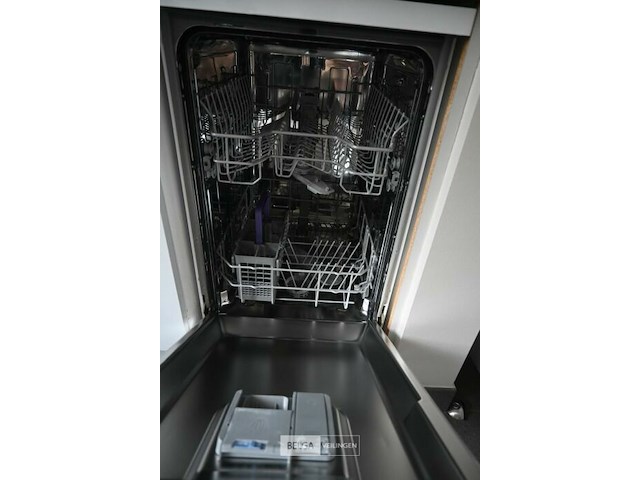Keuken met toestellen - afbeelding 3 van  6