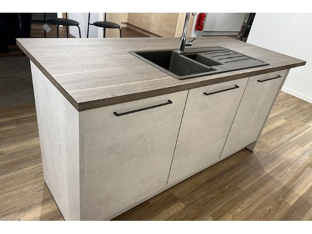 Keuken stone met eiland - afbeelding 18 van  35