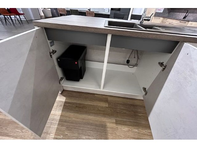 Keuken stone met eiland - afbeelding 27 van  35