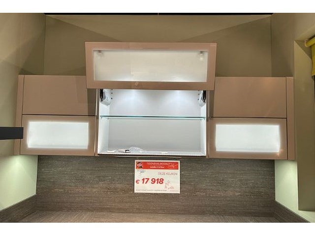 Keuken unimatt in u-vorm - afbeelding 18 van  34