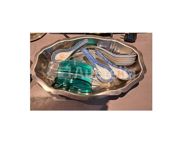 Keukenaccessoires (koffie-/espressomachine, kristallen karaf, ...) (zie details) - afbeelding 3 van  12