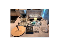 Keukenaccessoires (koffie-/espressomachine, kristallen karaf, ...) (zie details)