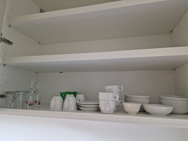 Keukengerief, schoonmaakproducten, e.a. - afbeelding 9 van  14