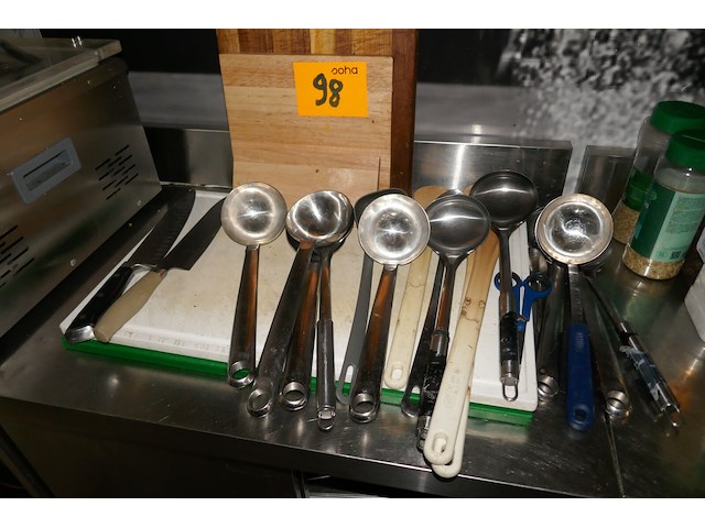 Keukenmateriaal - afbeelding 1 van  9