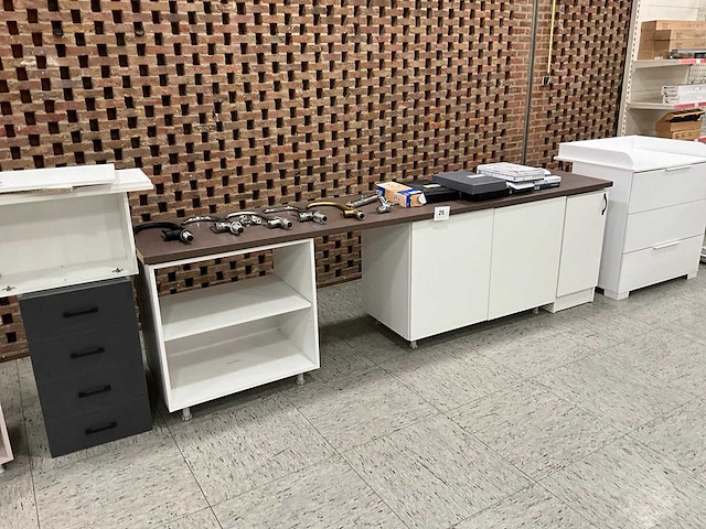 Keukenmeubel + diverse kasten - afbeelding 1 van  11