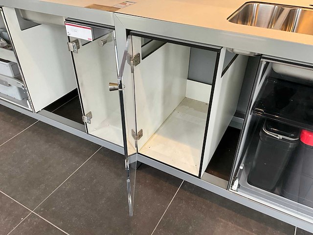 Keukenmeubel met 2 franke spoelbakken - afbeelding 1 van  2