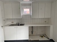 Keukenmeubel met onder -en bovenkasten - afbeelding 1 van  4